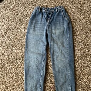 BDG NWOT mom jeans size 25